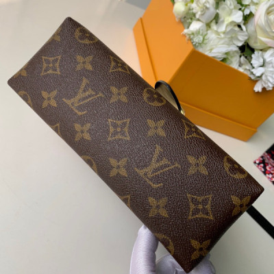 Louis Vuitton Locky BB Bag -21* 17.0*8CM