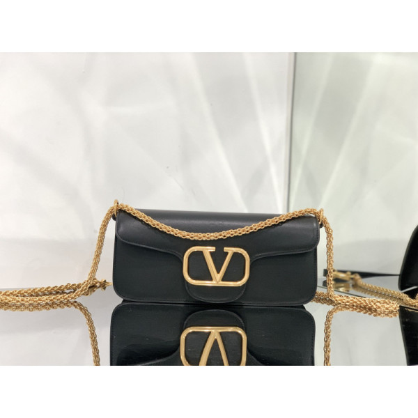 Valentino Garavani Locò Shoulder Bbag In Calfskin With Metallic VLogo-27*13*6CM
