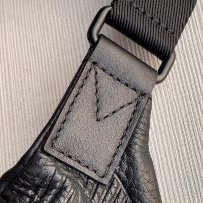 Louis Vuitton Discovery Bumbag-47*20*9CM