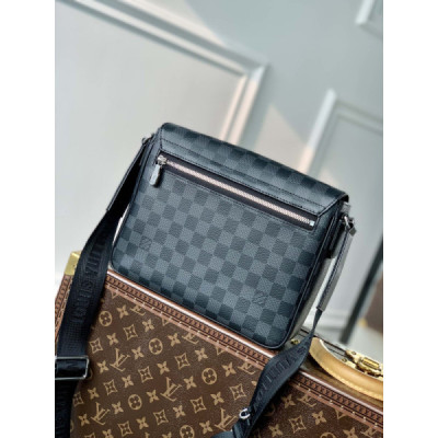 Louis Vuitton District Messenger Bag-M46255-26*20*7CM