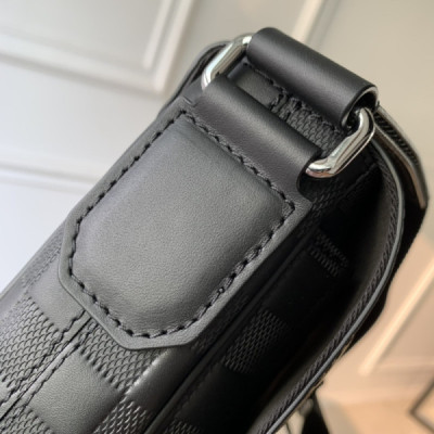 Louis Vuitton District Messenger Bag-M46255-26*20*7CM
