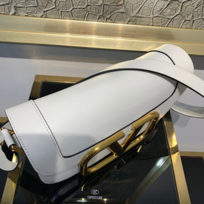 Valentino Garavani Supervee Handbags-26*8*16CM