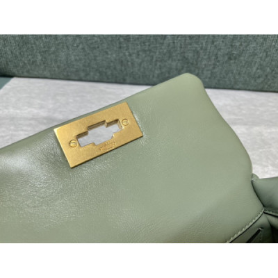 Valentin0 Garavani Roman Stud-Mini Size-19x13x6CM