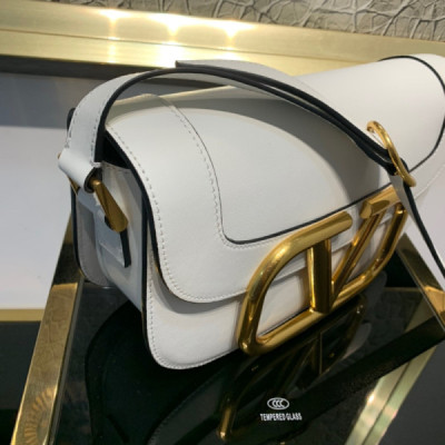 Valentino Garavani Supervee Handbags-26*8*16CM