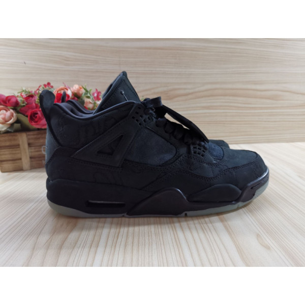 AIR JORDAN 4 RETRO KAWS "KAWS" 930155-001