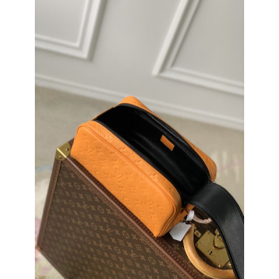 Louis Vuitton Locker Dopp Kit Pouch -28 x 15 x 16.5CM