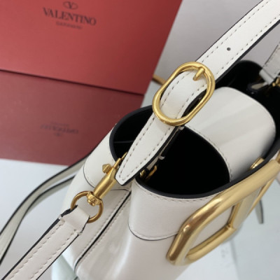 Valentino Garavani SuperVee Bag-20*19*12CM