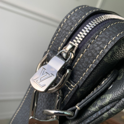 Louis Vuitton Messenger Bag-M46340-25*18*7CM