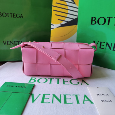 Bottega Veneta Cassette Bag-23.5x10x20CM