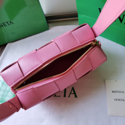 Bottega Veneta Cassette Bag-23.5x10x20CM