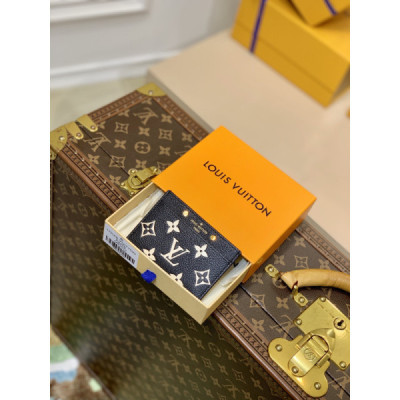 Louis Vuitton Card Holder M81022-11.0 x 7.5 x 0.4CM