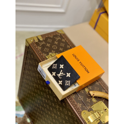 Louis Vuitton Card Holder M81022-11.0 x 7.5 x 0.4CM