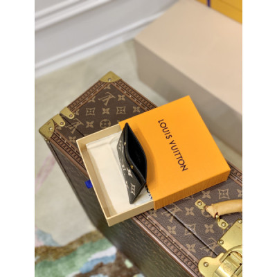 Louis Vuitton Card Holder M81022-11.0 x 7.5 x 0.4CM