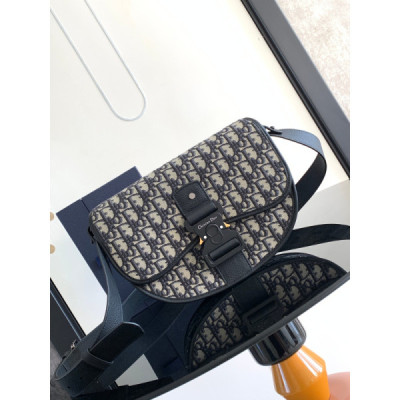 Diro Gallop Messenger Bag-28 x 22 x 7 CM