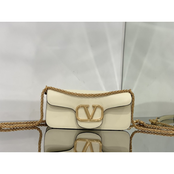 Valentino Garavani Locò Shoulder Bbag In Calfskin With Metallic VLogo-27*13*6CM