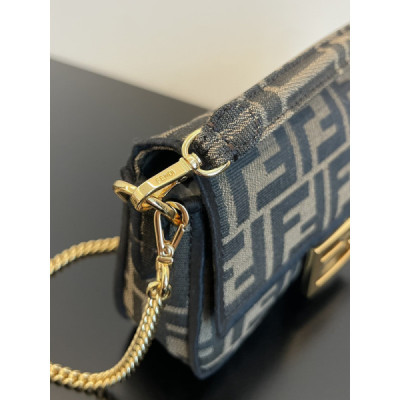 FendI Small Baguette Bag-20x15x9CM
