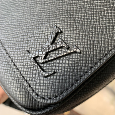 Louis Vuitton District Messenger Bag-M46255-26*20*7CM