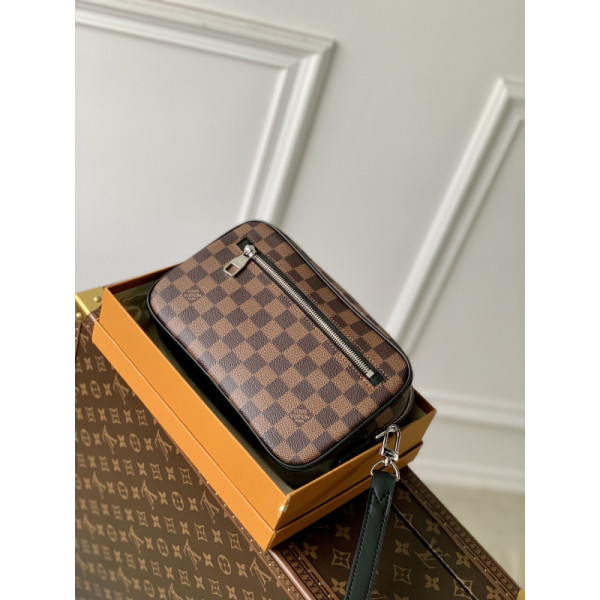 Louis Vuitton Pochette Kasai -25 x 15.5 x 6.5 CM