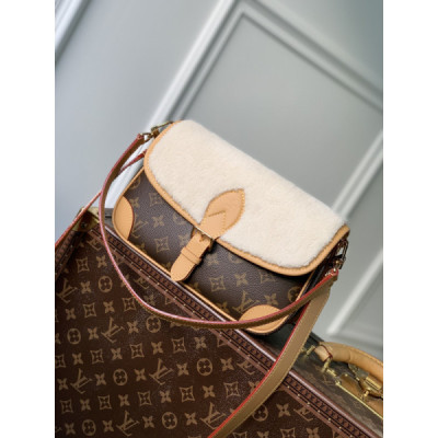 Louis Vuitton Diane Handbags-25*9*15CM