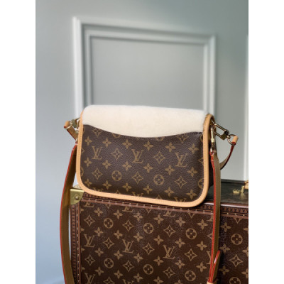 Louis Vuitton Diane Handbags-25*9*15CM