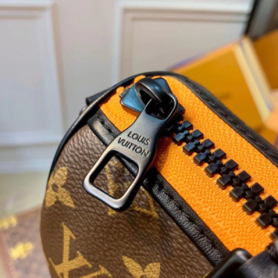 Louis VuittonZoooom with Friends-21×10×12CM