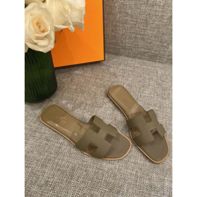 Hermes Slippers In Caviar Leather