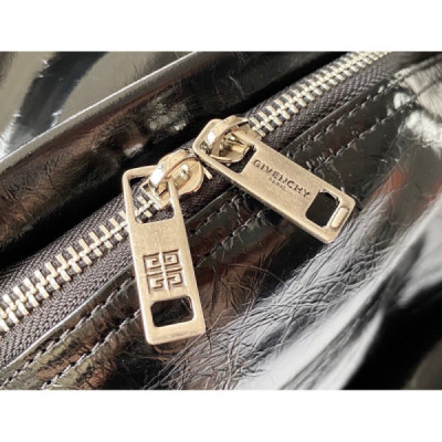 Gienvchy Backpack-28x40x15CM