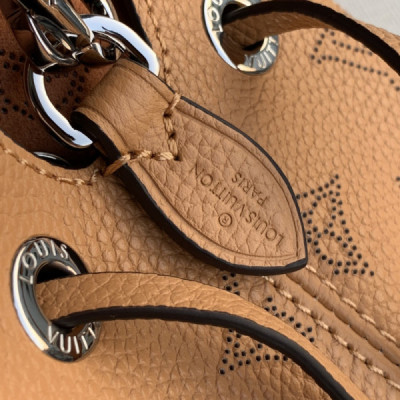 Louis Vuitton Bella Tote Bag-19 x 22 x 14CM