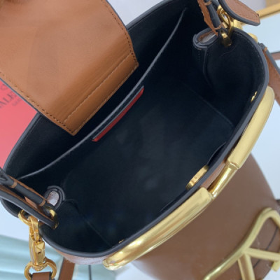 Valentino Garavani SuperVee Bag-20*19*12CM