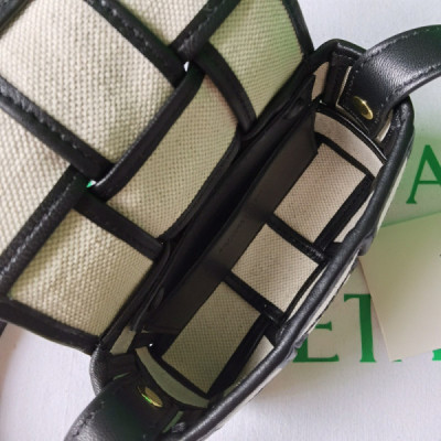 Bottega Veneta Cassette Bag-12x8x4CM