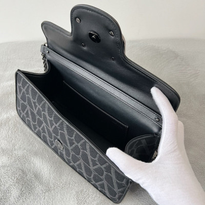 Valentino Garavani Loc-27*13*6CM