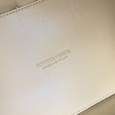 Bottega Veneta Bowling Bags-28*21*1CM