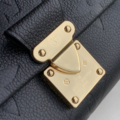 Louis Vuitton Favorite M45819-24 x 14 x 9CM