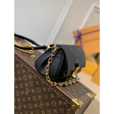 Louis Vuitton Favorite M45819-24 x 14 x 9CM