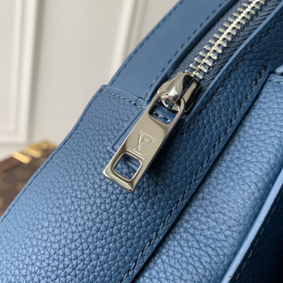 Louis Vuitton Pilot Backpack-20.0 x 30.0 x 4CM