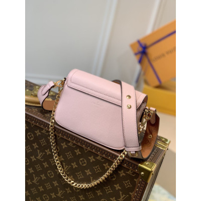 Louis Vuitton Lockme Tender Handbags PM- M58554-19*13*8CM