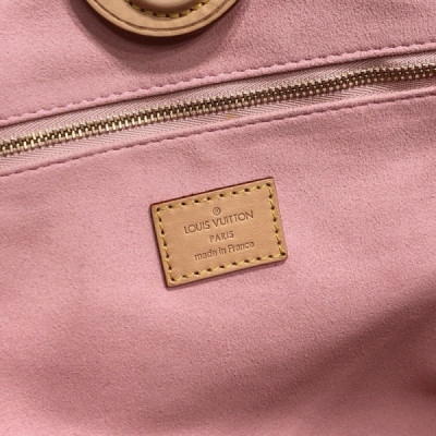 Louis Vuitton Propriaon Handbags-28*18*27CM