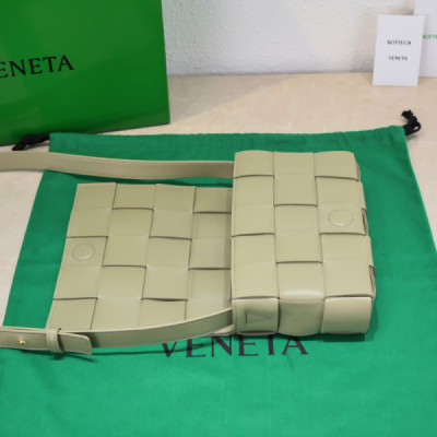 Bottega Veneta Cassette Bag-23x15x6CM