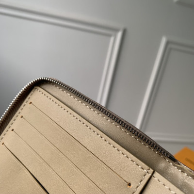 Louis Vuitton Wallet-M81558-11.5 x 10.5 x 2CM